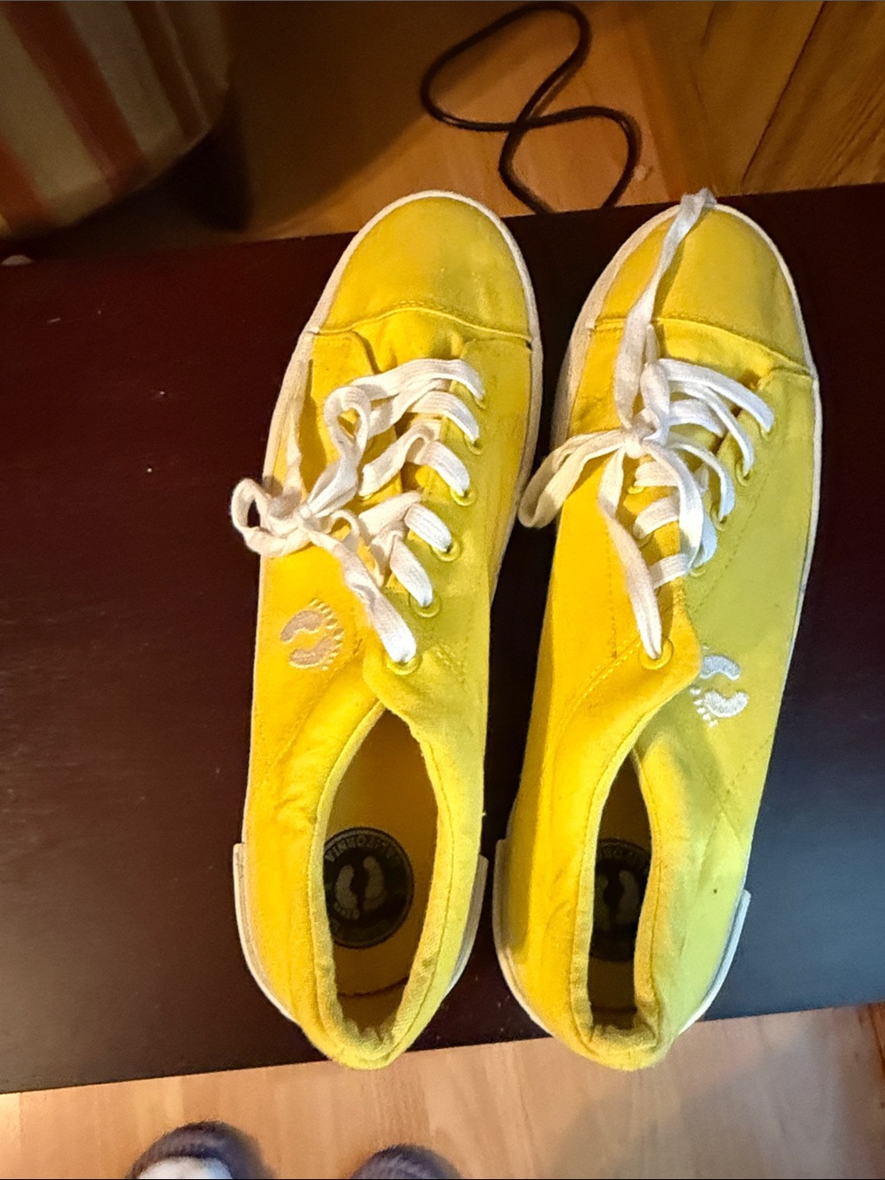 Hang Ten Yellow Canvas Athletic Shoes with White Laces